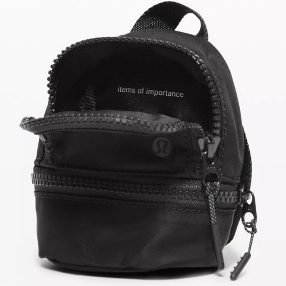 NWT Lululemon City Adventurer Backpack Nano black Air Pod Gold Keychain - Picture 5 of 7